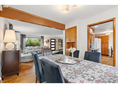1996 Roberta Avenue S Salem OR 97302