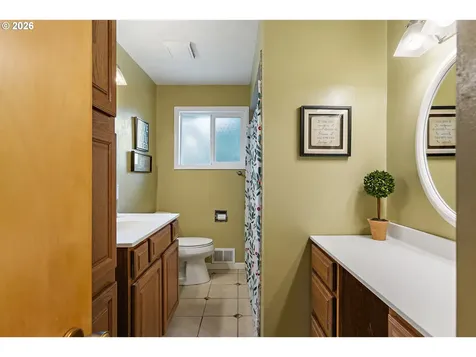 1996 Roberta Avenue S Salem OR 97302