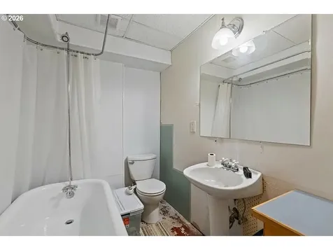 1996 Roberta Avenue S Salem OR 97302