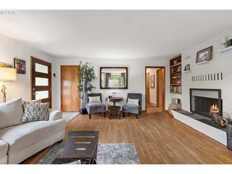 1996 Roberta Avenue S Salem OR 97302