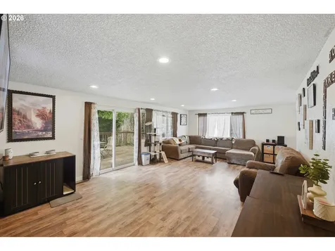 2617 Union Avenue North Bend OR 97459