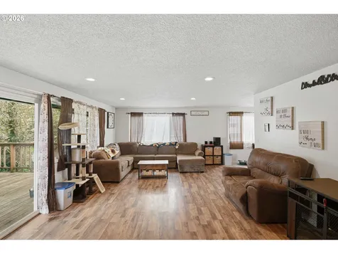 2617 Union Avenue North Bend OR 97459