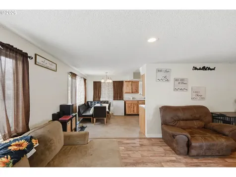 2617 Union Avenue North Bend OR 97459