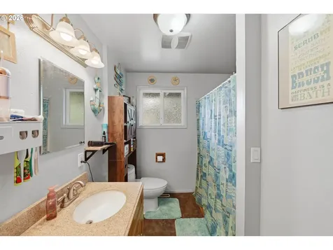 2617 Union Avenue North Bend OR 97459