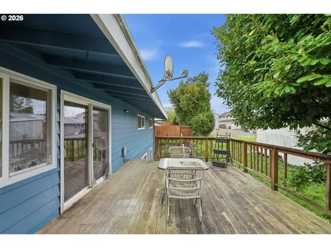 2617 Union Avenue North Bend OR 97459