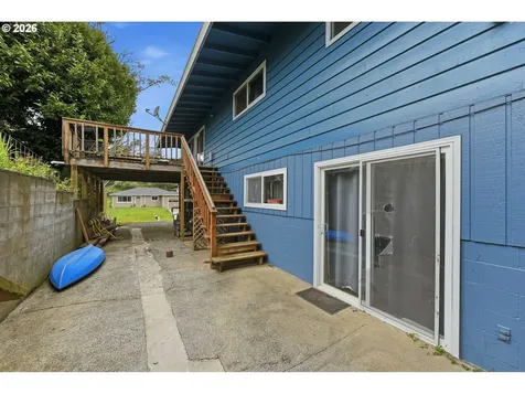 2617 Union Avenue North Bend OR 97459