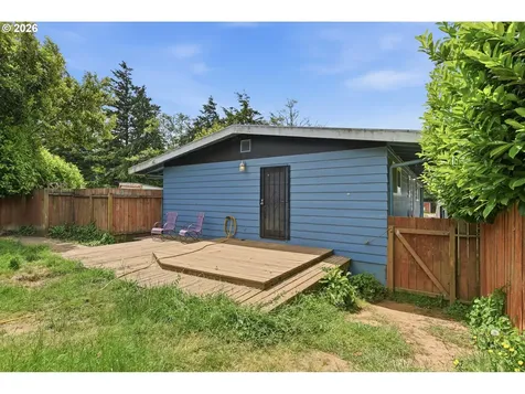 2617 Union Avenue North Bend OR 97459