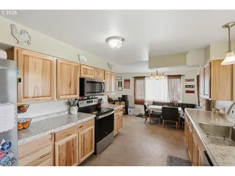 2617 Union Avenue North Bend OR 97459