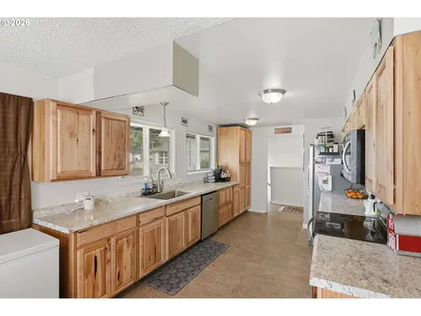 2617 Union Avenue North Bend OR 97459