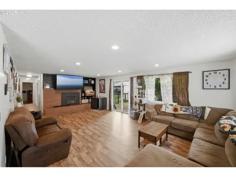2617 Union Avenue North Bend OR 97459