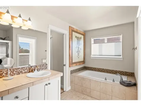 166 SE 30th Avenue Hillsboro OR 97123