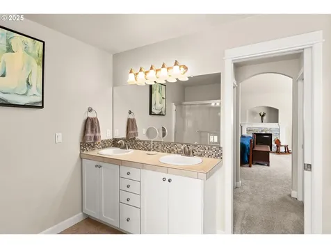 166 SE 30th Avenue Hillsboro OR 97123