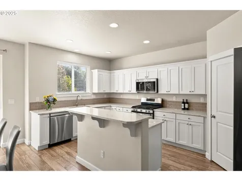 166 SE 30th Avenue Hillsboro OR 97123
