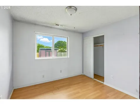 573 SW Harbor Place Warrenton OR 97146