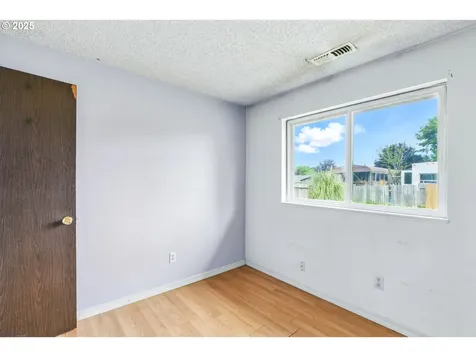 573 SW Harbor Place Warrenton OR 97146