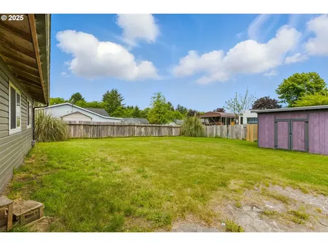 573 SW Harbor Place Warrenton OR 97146