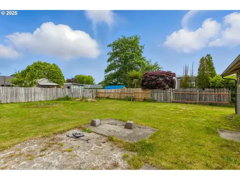 573 SW Harbor Place Warrenton OR 97146