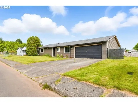 573 SW Harbor Place Warrenton OR 97146