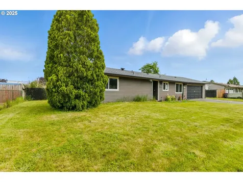 573 SW Harbor Place Warrenton OR 97146