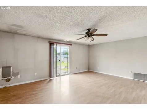 573 SW Harbor Place Warrenton OR 97146
