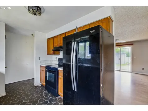 573 SW Harbor Place Warrenton OR 97146