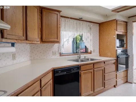 16354 SE 135th Avenue Clackamas OR 97015