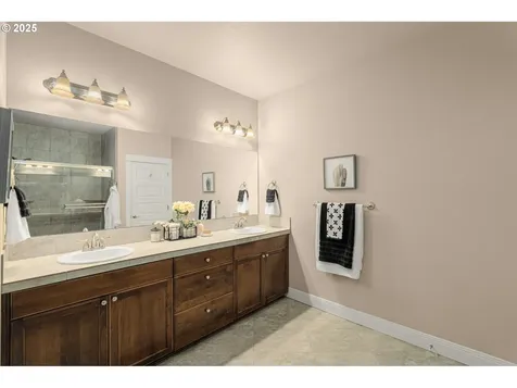 312 SE 13th Place Canby OR 97013