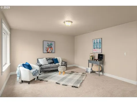 312 SE 13th Place Canby OR 97013