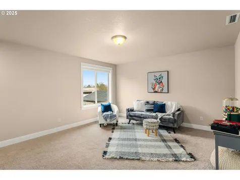 312 SE 13th Place Canby OR 97013