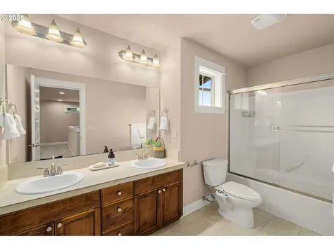 312 SE 13th Place Canby OR 97013