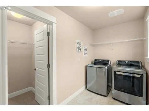 312 SE 13th Place Canby OR 97013