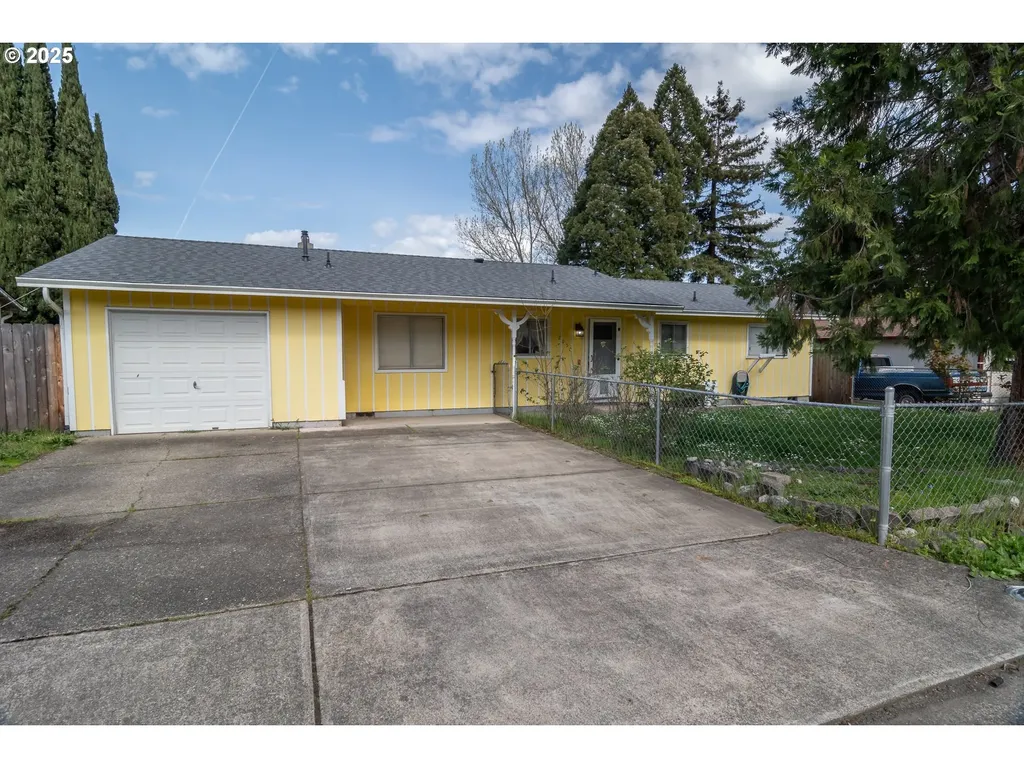 2050 Del Mar Drive Roseburg OR 97471