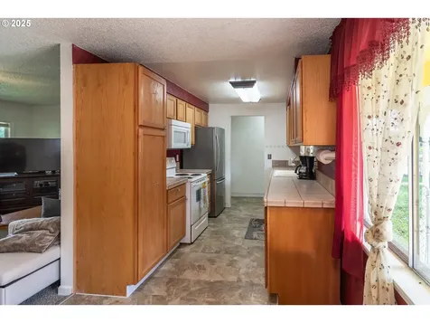 2050 Del Mar Drive Roseburg OR 97471