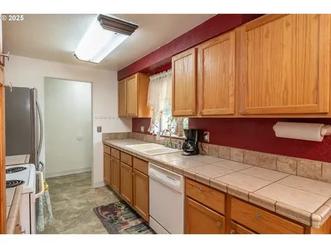 2050 Del Mar Drive Roseburg OR 97471