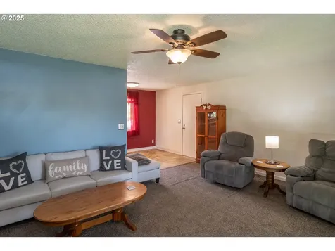 2050 Del Mar Drive Roseburg OR 97471