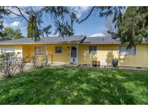 2050 Del Mar Drive Roseburg OR 97471