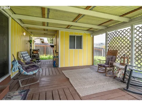 2050 Del Mar Drive Roseburg OR 97471
