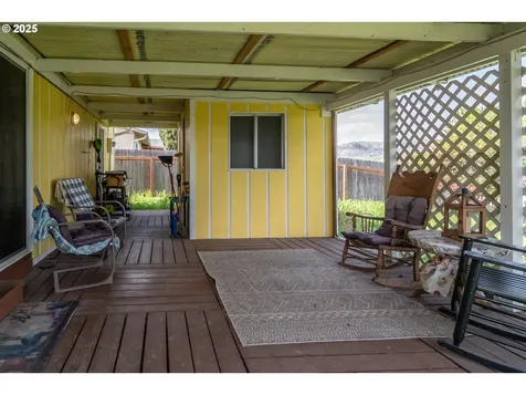 2050 Del Mar Drive Roseburg OR 97471