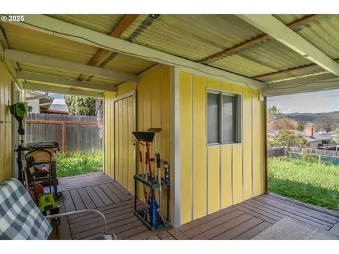2050 Del Mar Drive Roseburg OR 97471