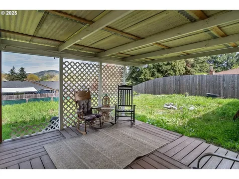 2050 Del Mar Drive Roseburg OR 97471