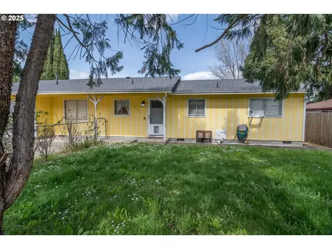 2050 Del Mar Drive Roseburg OR 97471