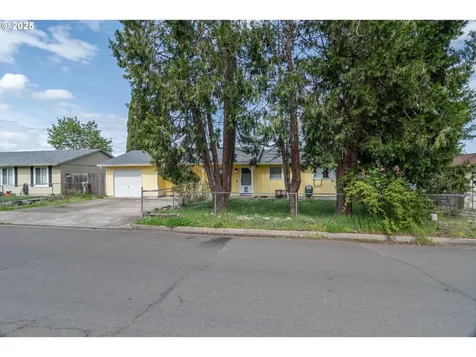 2050 Del Mar Drive Roseburg OR 97471