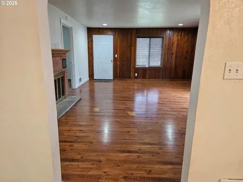 33802 Market Road Creswell OR 97426