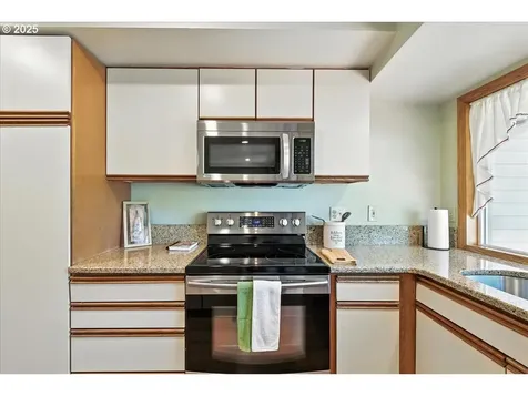 7506 NW 13th Avenue Vancouver WA 98665