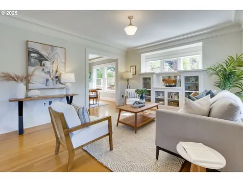 4933 SE Taylor Court Portland OR 97215