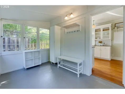 4933 SE Taylor Court Portland OR 97215