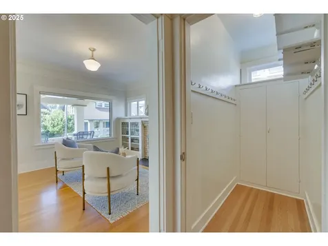 4933 SE Taylor Court Portland OR 97215
