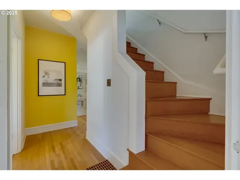4933 SE Taylor Court Portland OR 97215