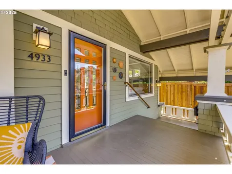 4933 SE Taylor Court Portland OR 97215