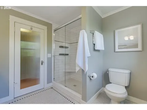 4933 SE Taylor Court Portland OR 97215